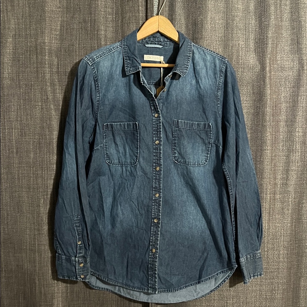 Handmade upcycled denim button down medium shirt with scrap design - Picture 3 of 3